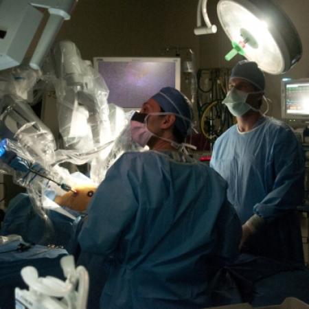 Dr. Belsley and Dr. Bhora bedside during robotic thoracic surgery